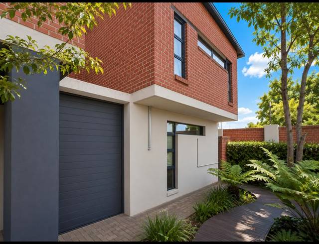 3 BEDROOM PROPERTY TO RENT IN MENLO PARK